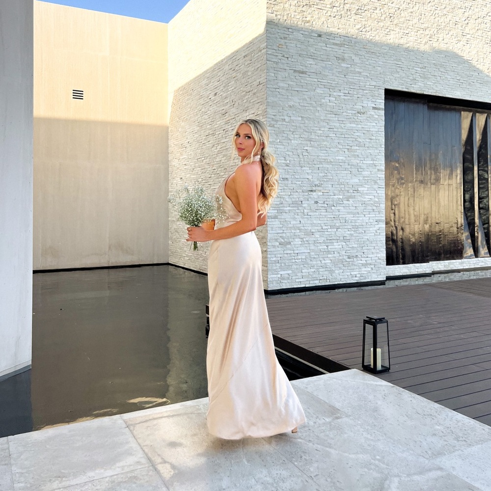 COPY - Show me Your MuMu Jasmine Halter Champagne Maxi dress✨💫